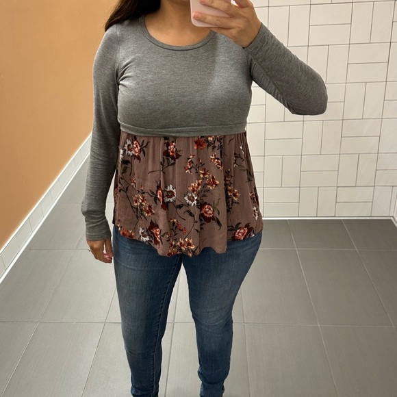 Latched Mama long sleeve babydoll blouse for breastfeeding and pregnancy - Picture 5 of 6